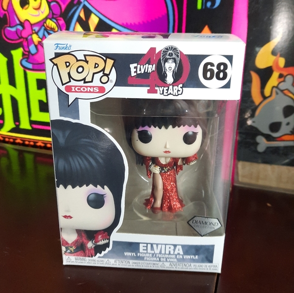 Elvira Funko Pop 68 Diamond 40th Anniversary Icons - Picture 1 of 8